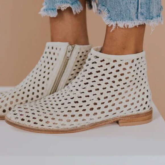 NEW! Free People Leather Woven Shoe boots Bone color, EU 39 (US 8) - Picture 3 of 16